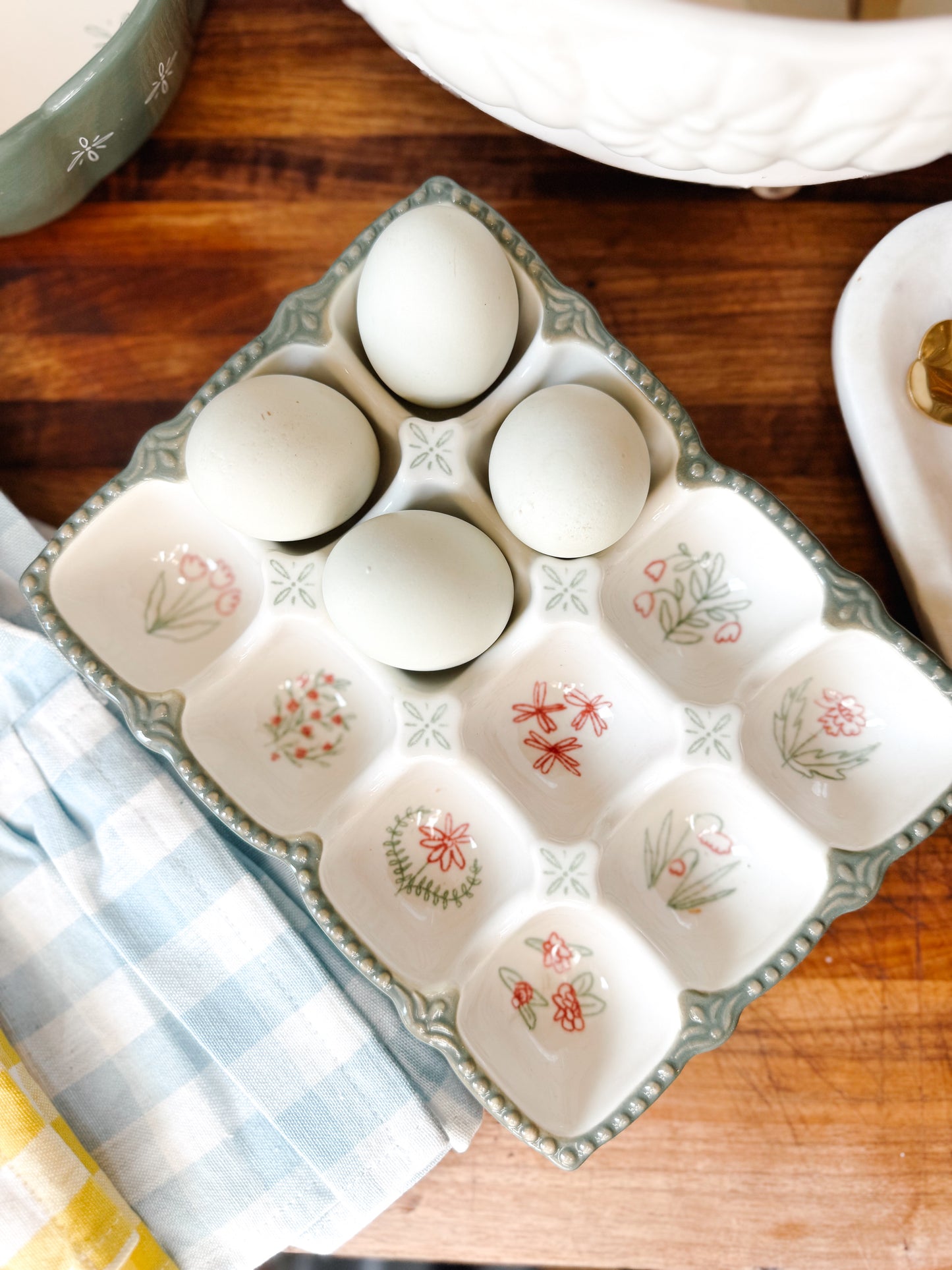 Camellia Egg Holder